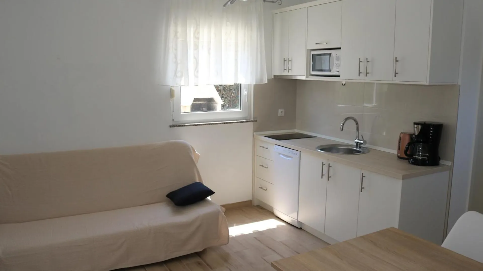 Apartament Mam Mali Vir