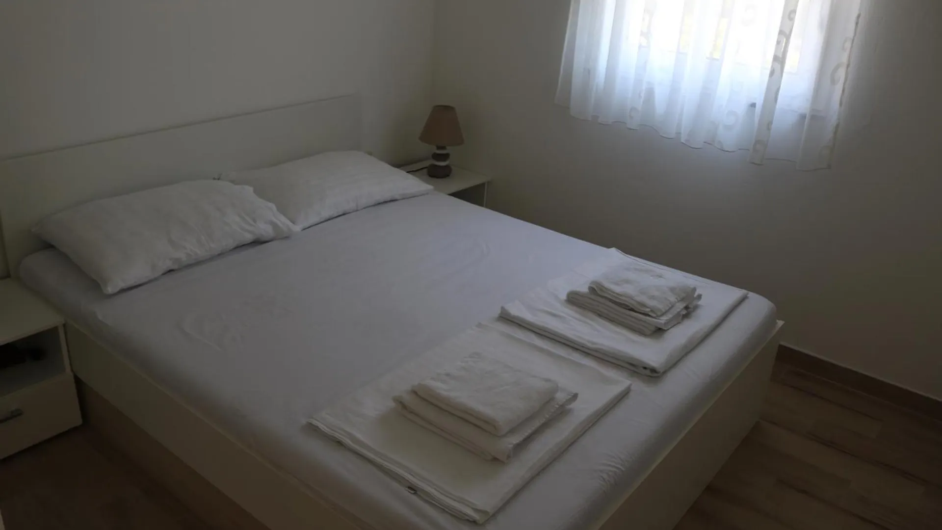 Apartament Mam Mali Vir