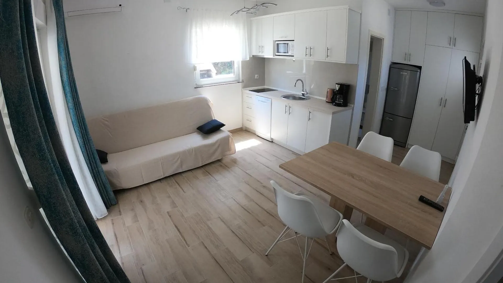 Apartament Mam Mali Vir